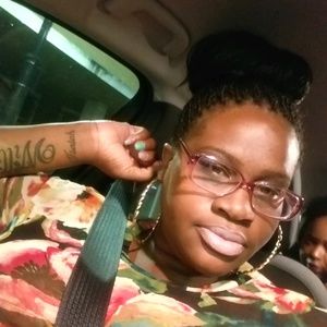 Meet your Posher, Essie